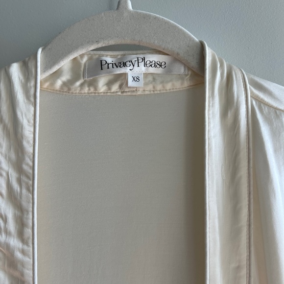 Privacy Please Adrienne Robe - Picture 4 of 4